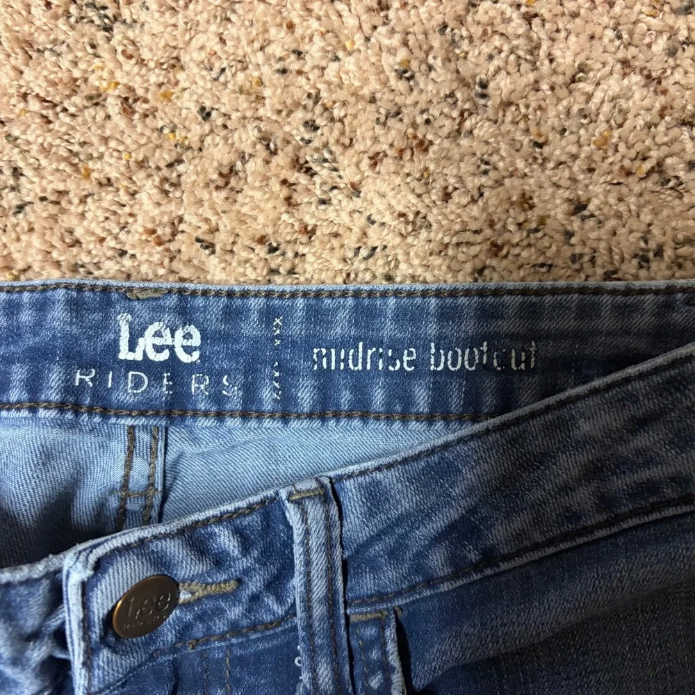 Lee Riders‎ Women Midrise Bootcut Jeans Medium Wash Size 6